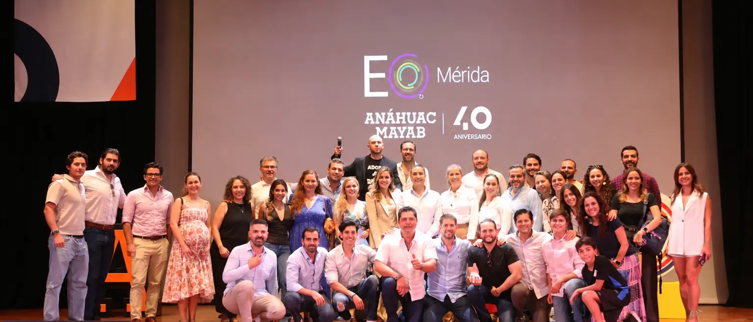 Miembros de EO Mérida reunidos durante un encuentro del capítulo
